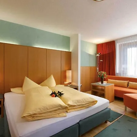 Zentrum 4*