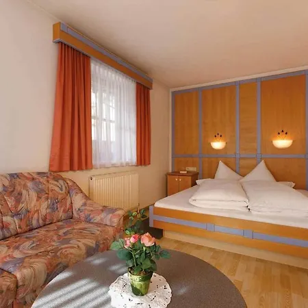Zentrum Hotel 4*